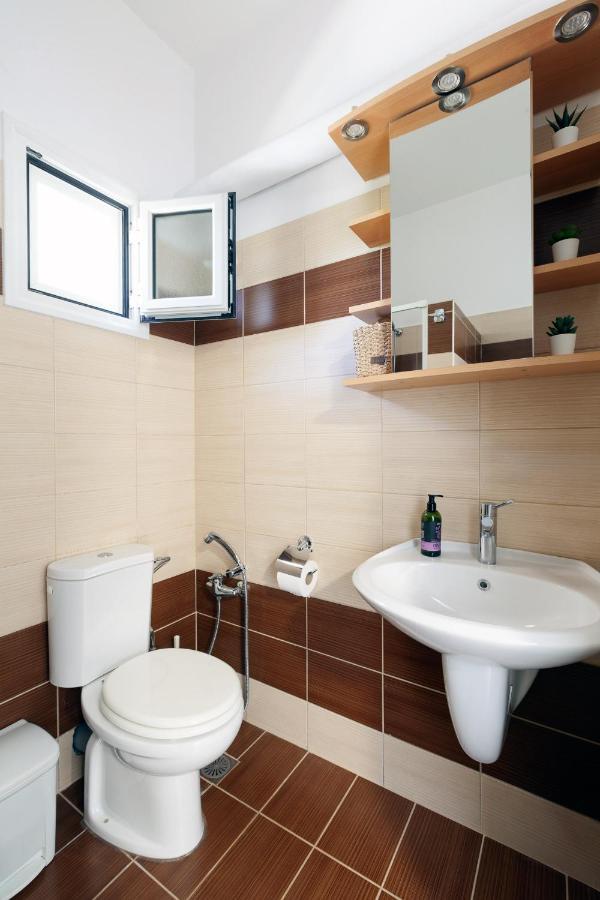 Livingfy Apt With Mountain View & Garden 베모스 외부 사진