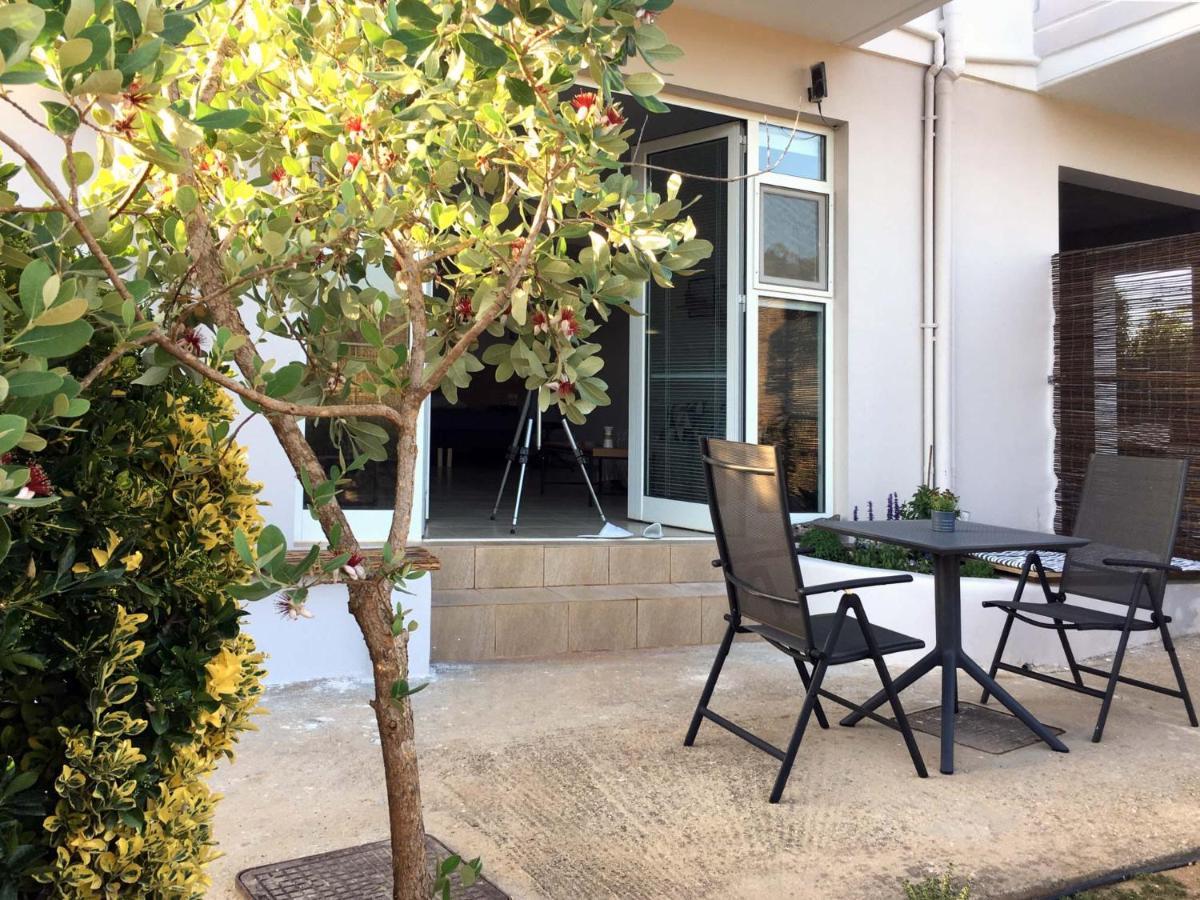 Livingfy Apt With Mountain View & Garden 베모스 외부 사진